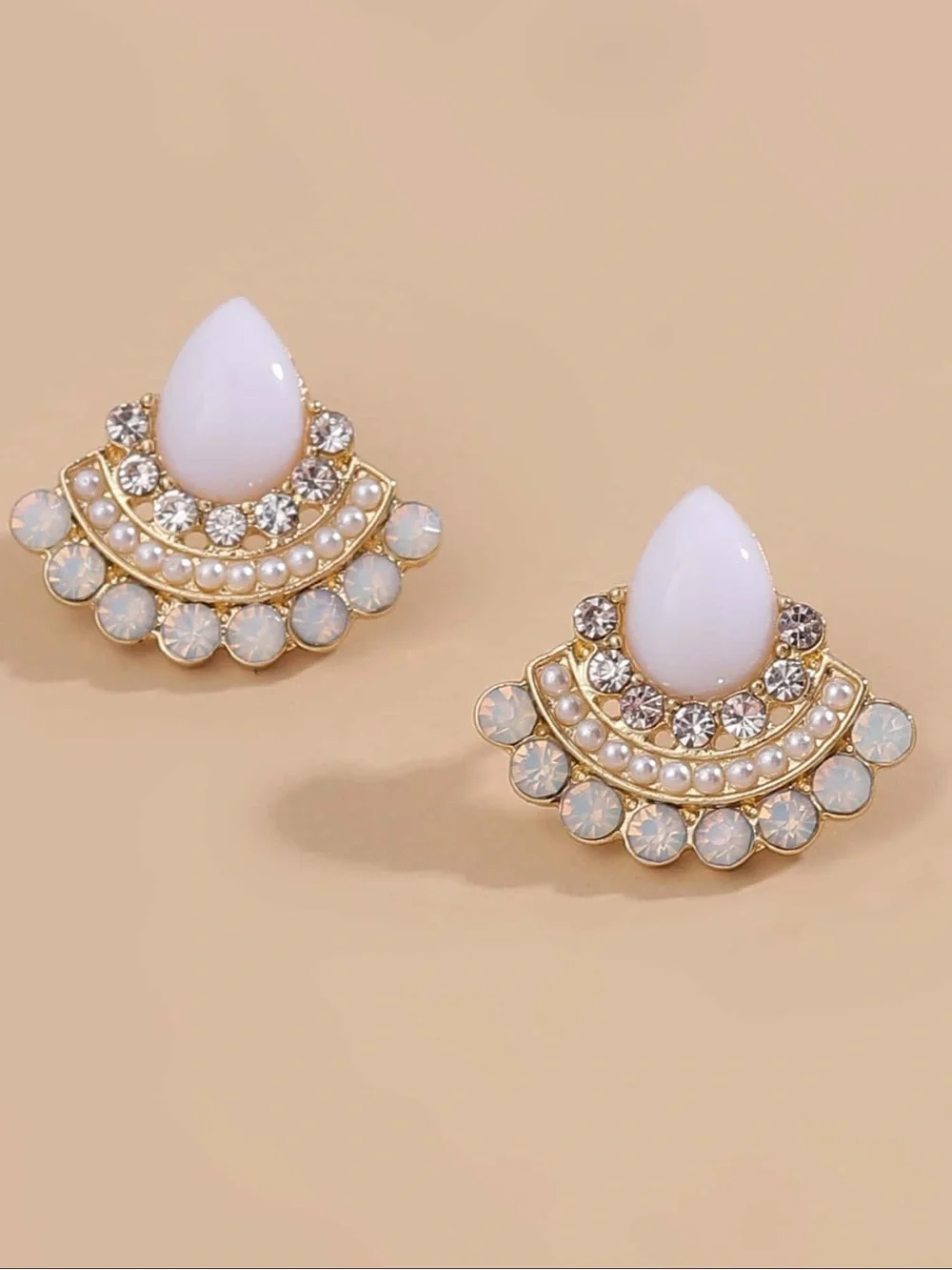 Elegant White Teardrop Crystal & Pearl Fan Stud Earrings - New